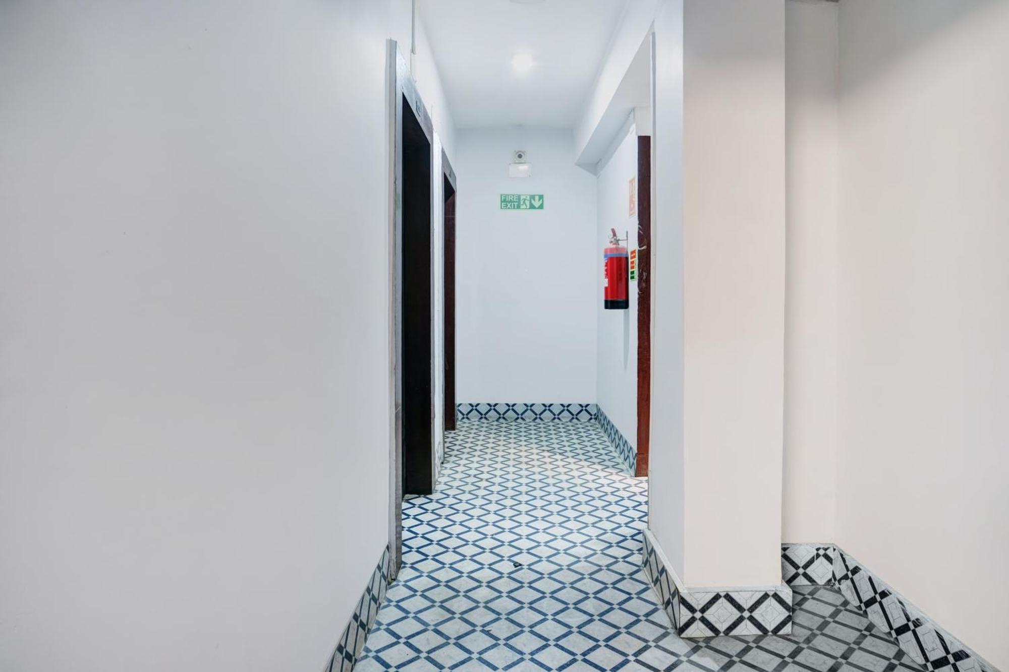 Super Hotel O Noonmati Guwahati Formerly Hotel Sundari Luaran gambar
