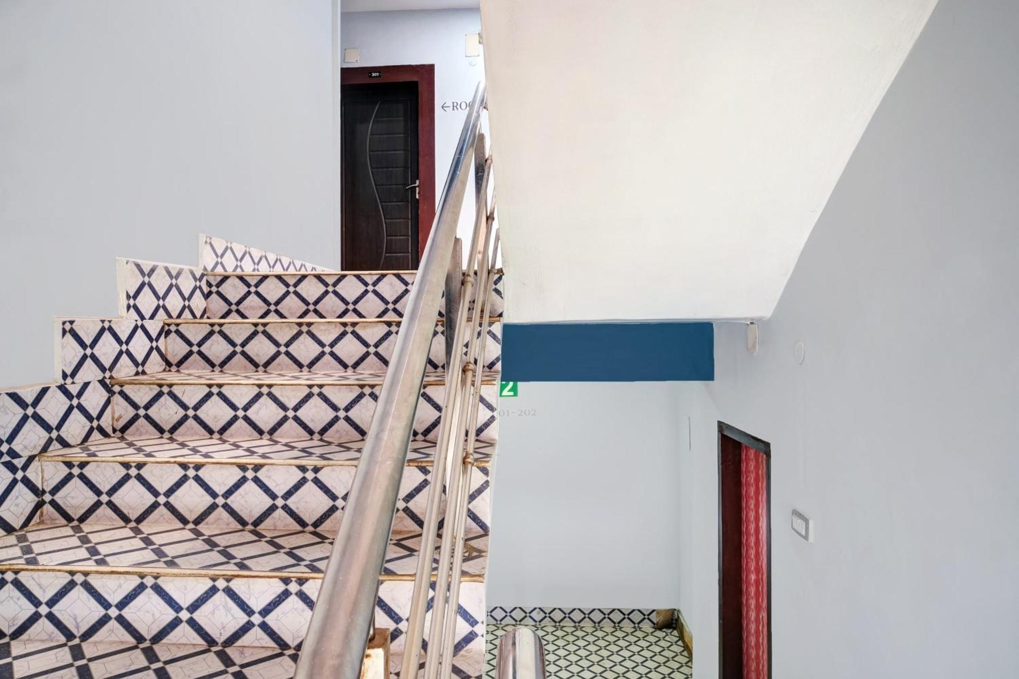 Super Hotel O Noonmati Guwahati Formerly Hotel Sundari Luaran gambar